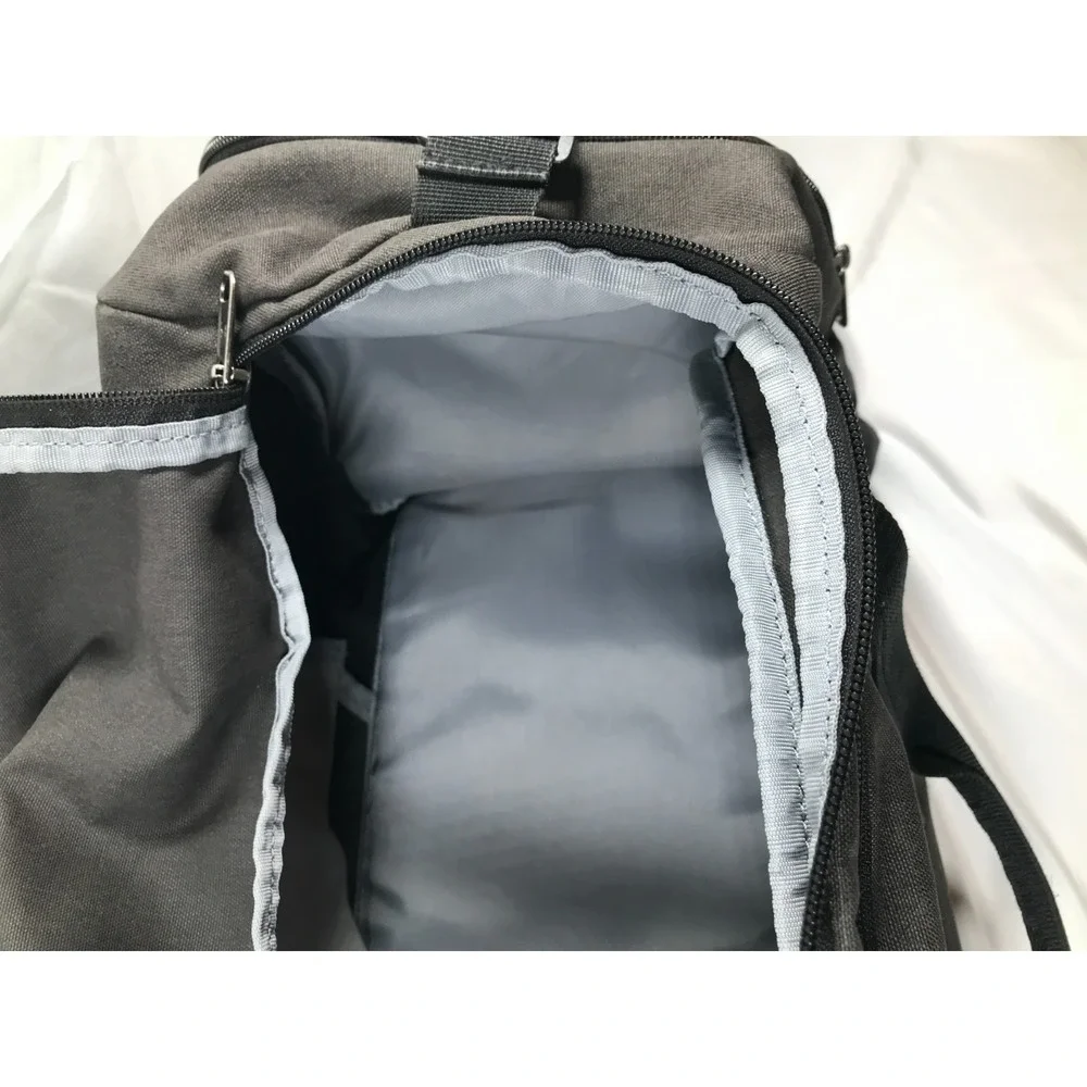 Under Armour‎ Storm Black Duffle Bag Shoulder Strap Handles Zip Close 18